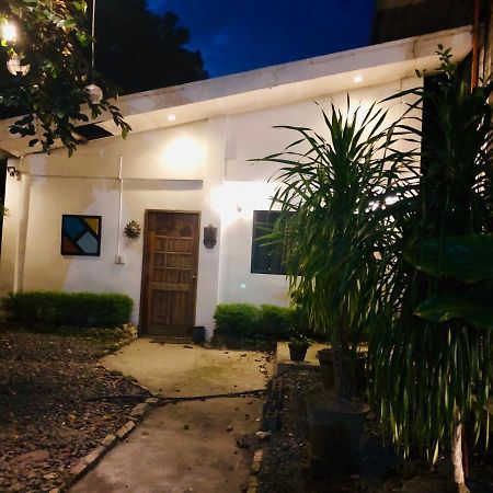 The White Bed And Breakfast Bacolod Eksteriør billede