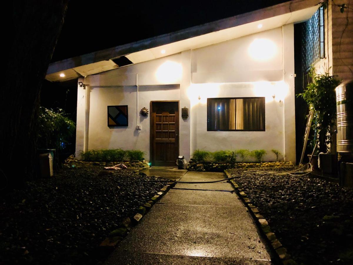 The White Bed And Breakfast Bacolod Eksteriør billede